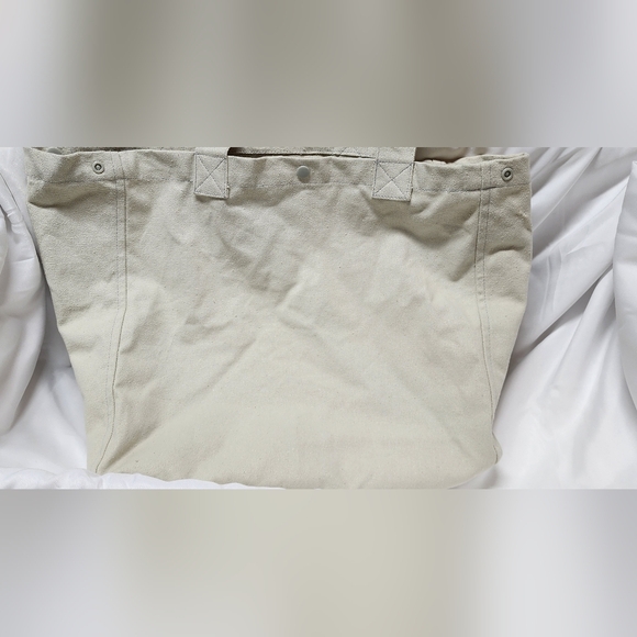 Gently Used Dog Carrier Bag - Picture 4 of 6